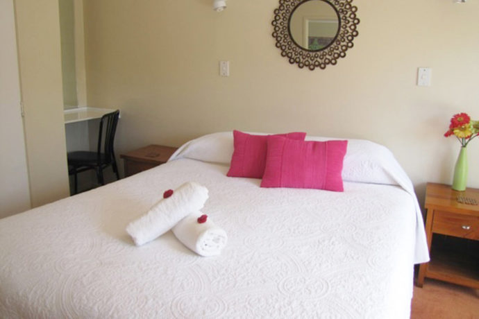 King Bed accommodation, single room